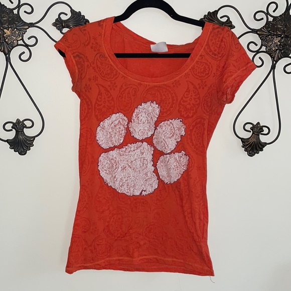 •KNIGHTS APPAREL•ORANGE PAISLEY PATTERNED CLEMSON PAW LOGO T-SHIRT SIZE MEDIUM - Picture 3 of 6
